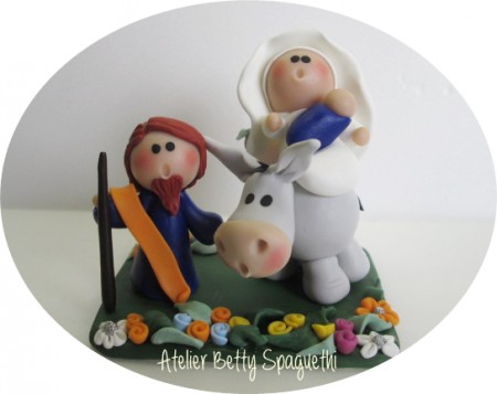 Sagrada Familia em biscuit com burrito 8cm